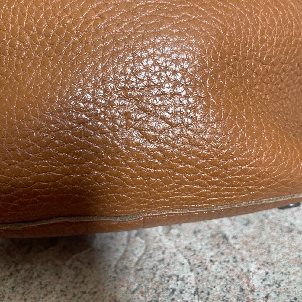 Elegant Brown Leather Tote Bag - Picture 2 of 12